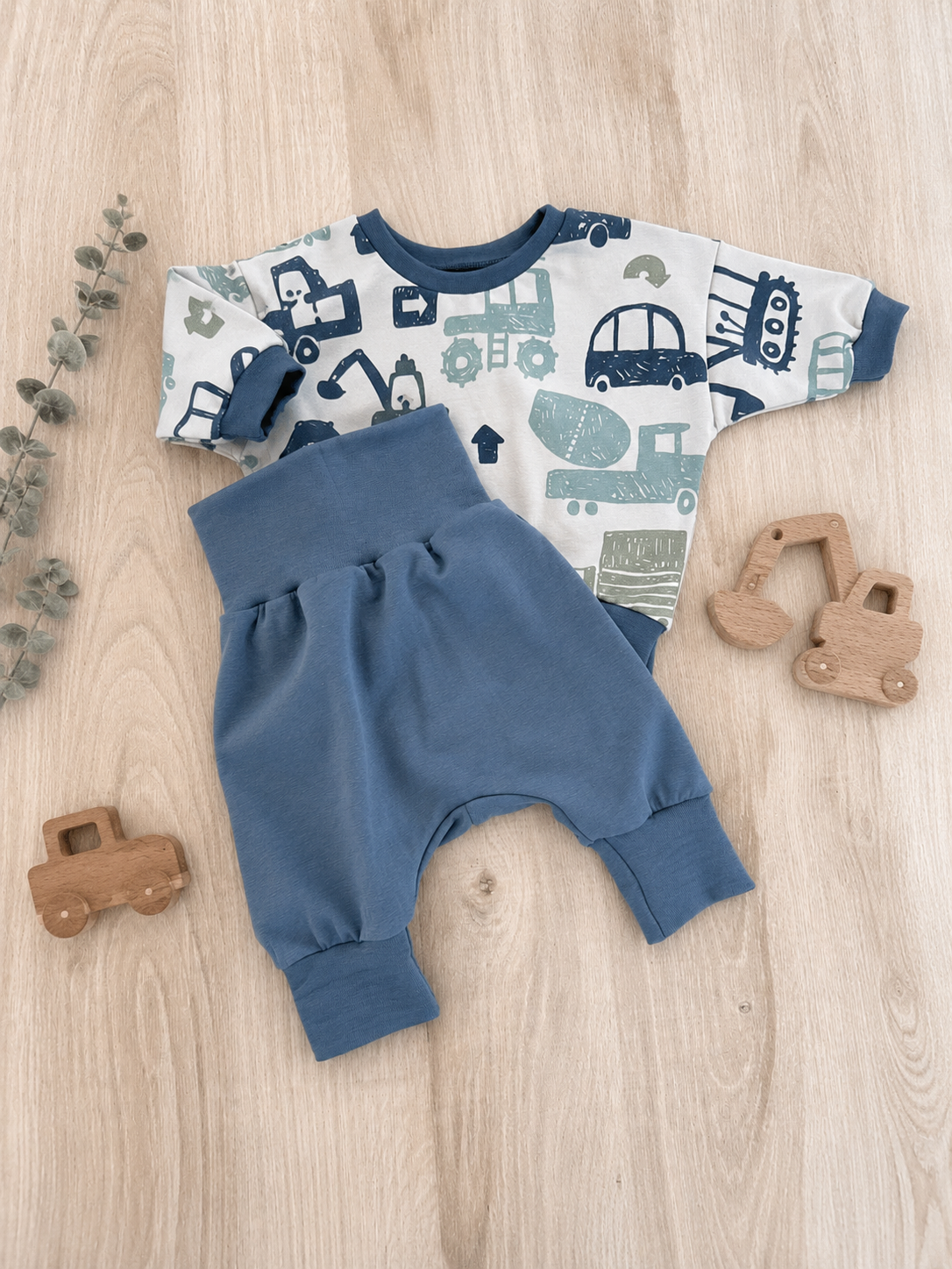 Kleidungsset für Babys & Kleinkinder I Pullover & mitwachsende Pumphose